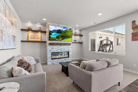 Living - 1033 E Percival Ln, Post Falls, ID 83854 photo 1 of 1
