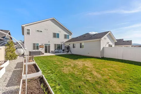 Exterior - 1033 E Percival Ln, Post Falls, ID 83854 photo 2 of 6
