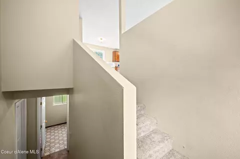 Entry Way - 115 Belair Dr, Pinehurst, ID 83850 photo 2 of 3