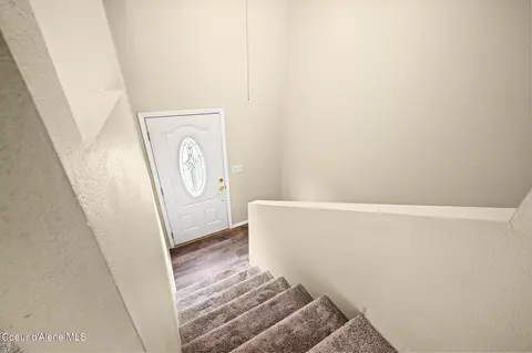 Entry Way - 115 Belair Dr, Pinehurst, ID 83850 photo 1 of 3