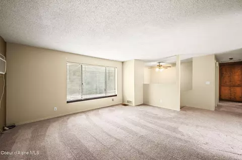 Living - 115 Belair Dr, Pinehurst, ID 83850 photo 4 of 8