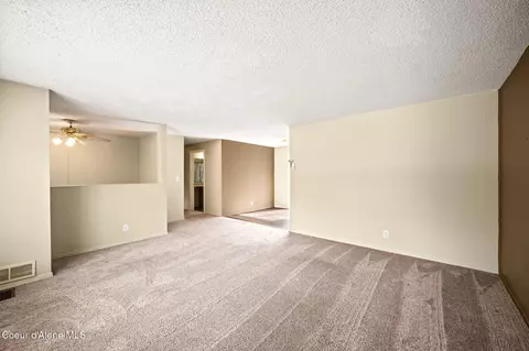 Living - 115 Belair Dr, Pinehurst, ID 83850 photo 6 of 8