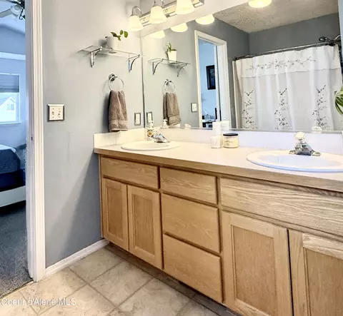 Bath - 2675 W Beth Loop, Post Falls, ID 83854 photo 2 of 4