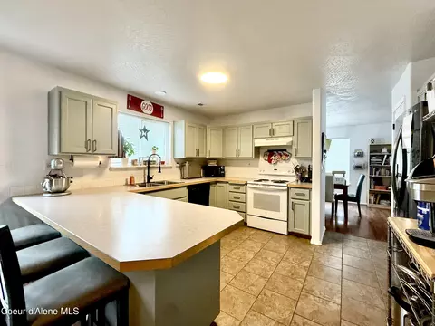 Kitchen - 2675 W Beth Loop, Post Falls, ID 83854 photo 1 of 4