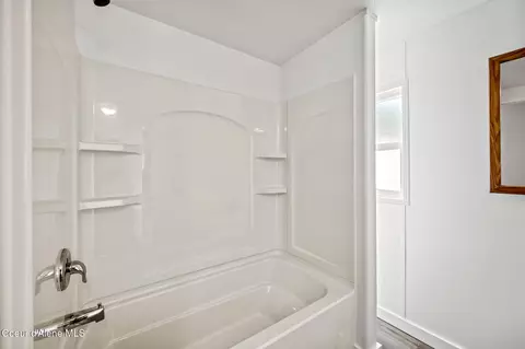 Bath - 652 Burke Rd, Wallace, ID 83873 photo 2 of 2