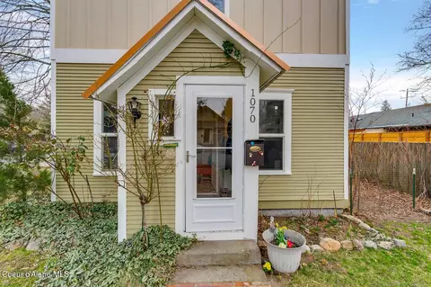 1070 N 1st St, Coeur D'alene, ID 83814