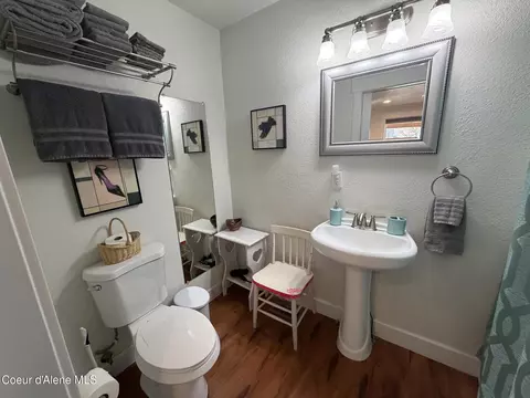 Bath - 313 W Mission Ave, Kellogg, ID 83837 photo 1 of 2