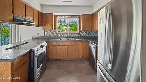 Kitchen - 19357 School Rd, Lenore, ID 83541 photo 2 of 3