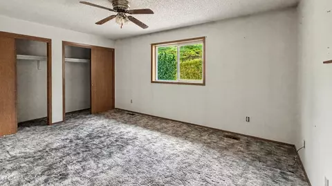 Bedroom - 19357 School Rd, Lenore, ID 83541 photo 2 of 3