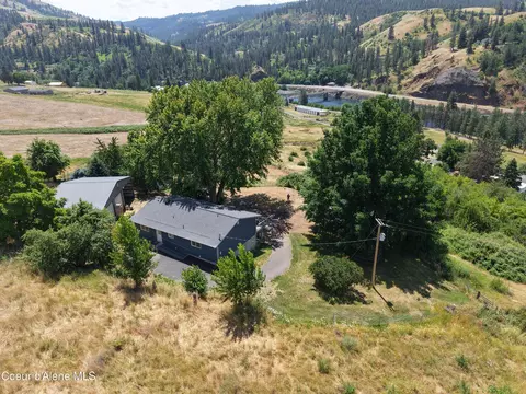 Exterior - 19357 School Rd, Lenore, ID 83541 photo 3 of 9