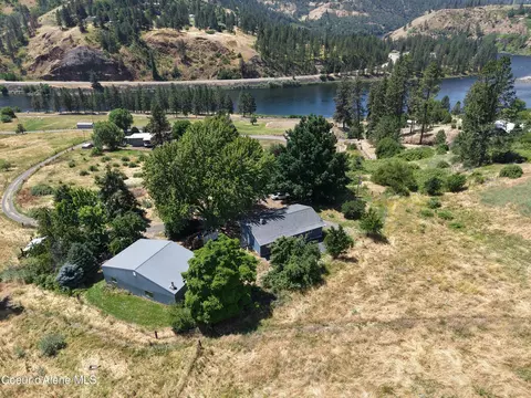 Exterior - 19357 School Rd, Lenore, ID 83541 photo 3 of 10