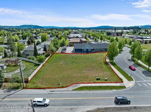 8776 N Wayne Dr, Hayden, ID 83835