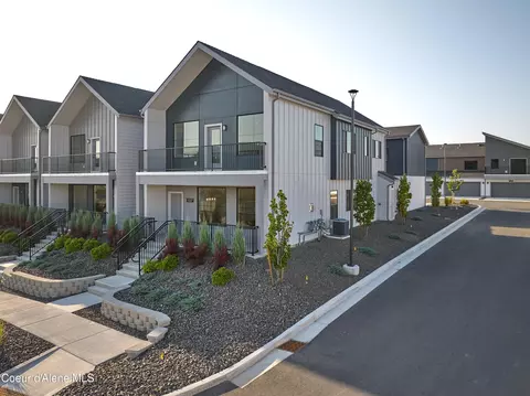 1037 E Railroad Ave, Post Falls, ID 83854