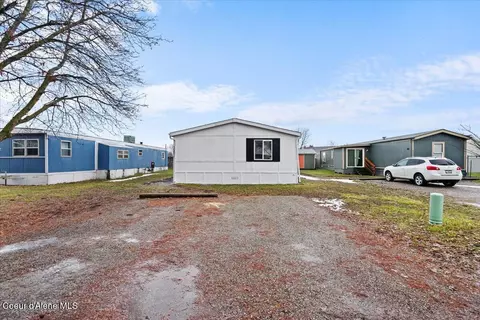 10600 N Benoit St, Hayden, ID 83835