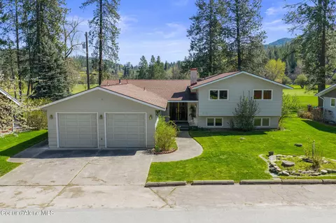 301 Woodland Dr, Pinehurst, ID 83850