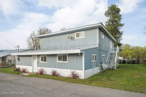 11102 N 4th St, Hauser, ID 83854