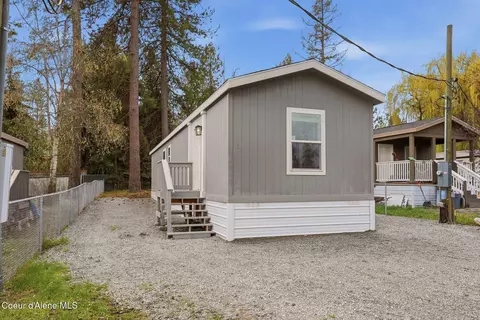 11776 N Hauser Lake Rd #SPC 15, Hauser, ID 83854