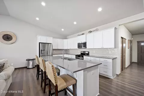 Kitchen - 164 N Spindle St, Post Falls, ID 83854 photo 2 of 4