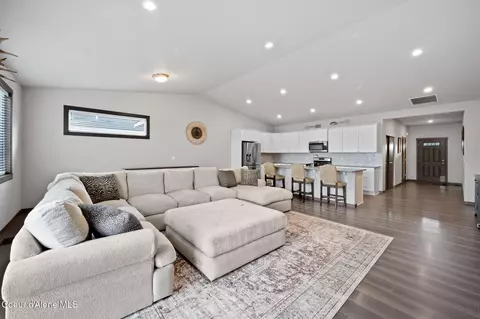 Living - 164 N Spindle St, Post Falls, ID 83854 photo 4 of 5