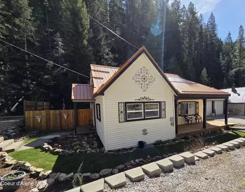 446 2nd St, Mullan, ID 83846