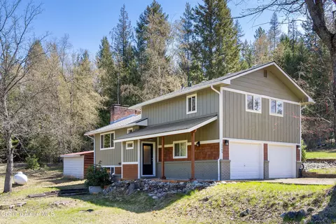 1169 Algoma Spur Rd, Sagle, ID 83860