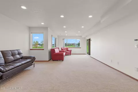 Living - 7082 E Poleline Ave, Post Falls, ID 83854 photo 3 of 3