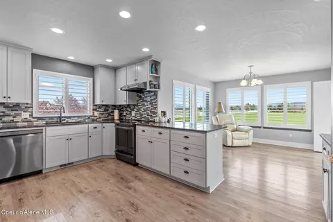 Kitchen - 7082 E Poleline Ave, Post Falls, ID 83854 photo 4 of 4