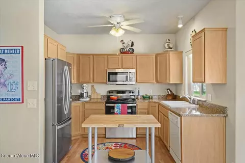Kitchen - 505 E Whitewater Ln, Post Falls, ID 83854 photo 2 of 5