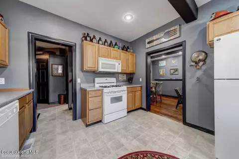 Kitchen - 620 Pearl St, Wallace, ID 83873 photo 3 of 4