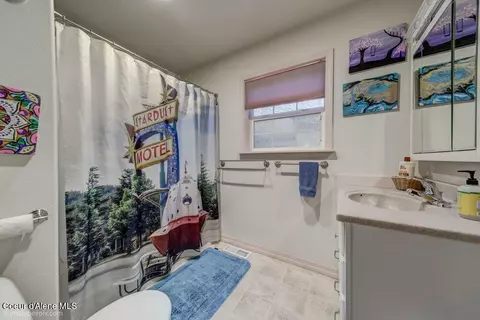Bath - 620 Pearl St, Wallace, ID 83873 photo 1 of 2