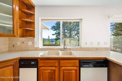 Kitchen - 6011 S Arrow Rd, Harrison, ID 83833 photo 2 of 2