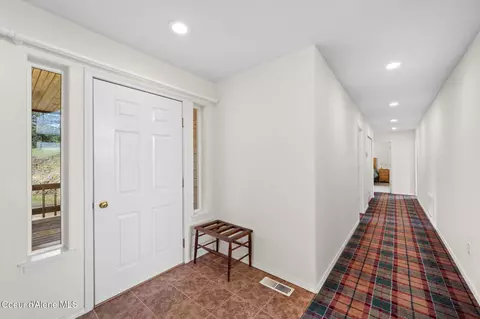 Entry Way - 6011 S Arrow Rd, Harrison, ID 83833 photo 1 of 4