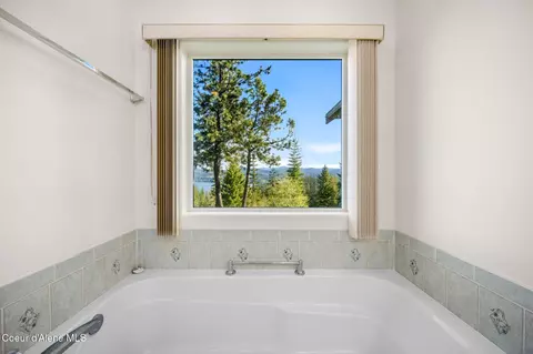 Bath - 6011 S Arrow Rd, Harrison, ID 83833 photo 2 of 4