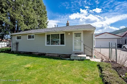 Exterior - 407 S 5th St, Pinehurst, ID 83850 photo 3 of 15