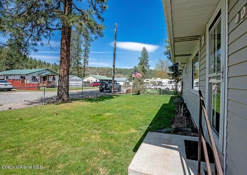Exterior - 407 S 5th St, Pinehurst, ID 83850 photo 2 of 15