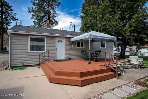 Exterior - 407 S 5th St, Pinehurst, ID 83850 photo 6 of 15