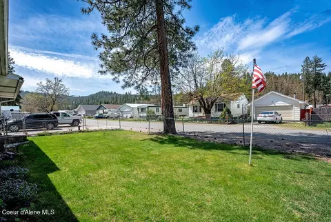 Exterior - 407 S 5th St, Pinehurst, ID 83850 photo 4 of 15