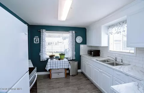 Kitchen - 407 S 5th St, Pinehurst, ID 83850 photo 1 of 6
