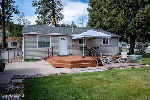 Exterior - 407 S 5th St, Pinehurst, ID 83850 photo 10 of 15