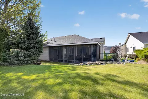 Exterior - 425 E Titanium Ct, Post Falls, ID 83854 photo 6 of 9