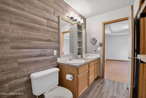 Bath - 425 E Titanium Ct, Post Falls, ID 83854 photo 4 of 4