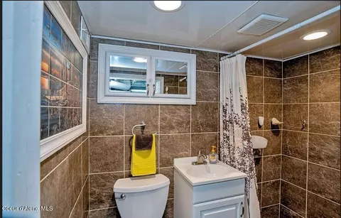 Bath - 332 Main St, Wardner, ID 83837 photo 3 of 3