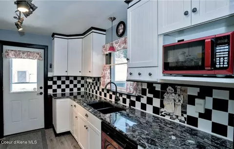 Kitchen - 332 Main St, Wardner, ID 83837 photo 2 of 4