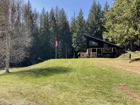 90 111 Christmas Ln, Naples, ID 83847