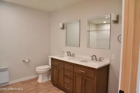 Bath - 574 576 Parkside Rd, Plummer, ID 83851 photo 1 of 7