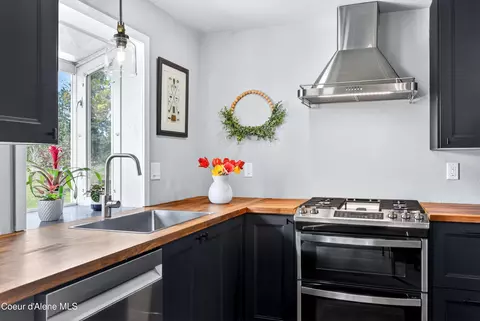 Kitchen - 5819 E Roger Dr, Post Falls, ID 83854 photo 1 of 3