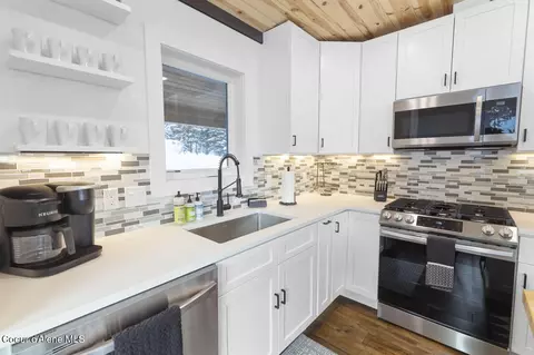 Kitchen - 65 Avalanche Rd, Sandpoint, ID 83864 photo 2 of 3