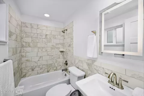 Bath - 9140 N Starr Loop, Hayden, ID 83835 photo 1 of 2