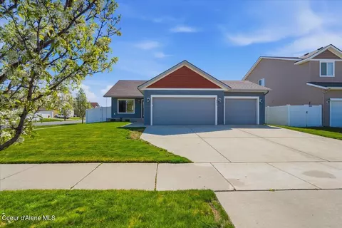 8412 N Scotsworth St, Post Falls, ID 83854