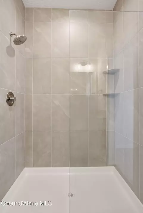 Bath - 3274 N Segar Loop, Post Falls, ID 83854 photo 2 of 3